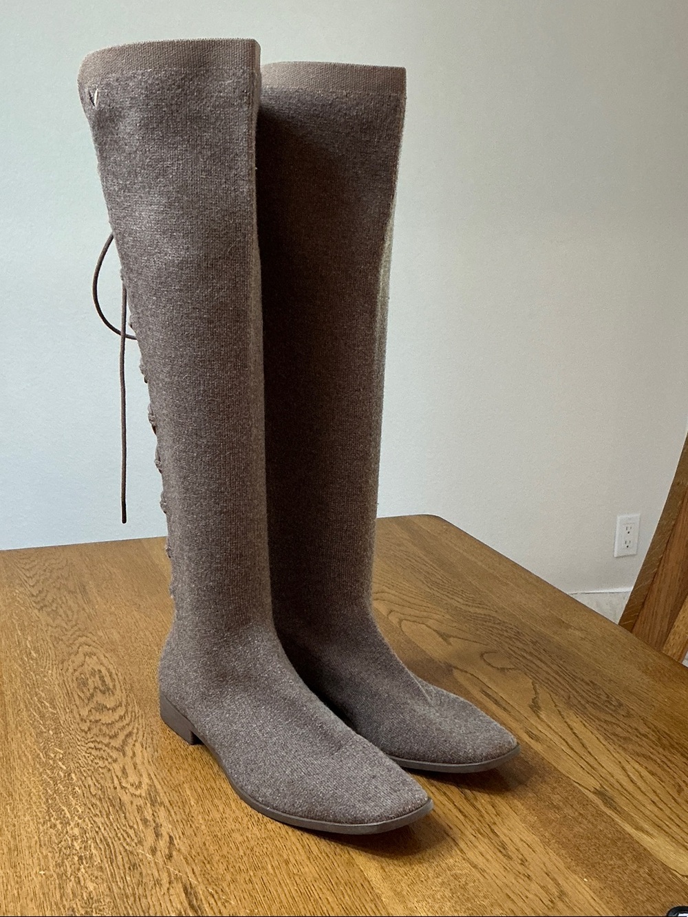 Woman’s Vivaia heather brown pull on knit lace up boot. Size 38. Like new! Cool!